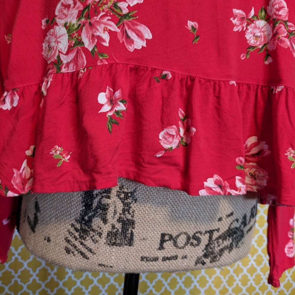 π H&M Floral Red Ruffle Shirt π - Picture 4 of 8